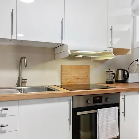 Apartamento New! Modern Apt: W/ Private Entrence