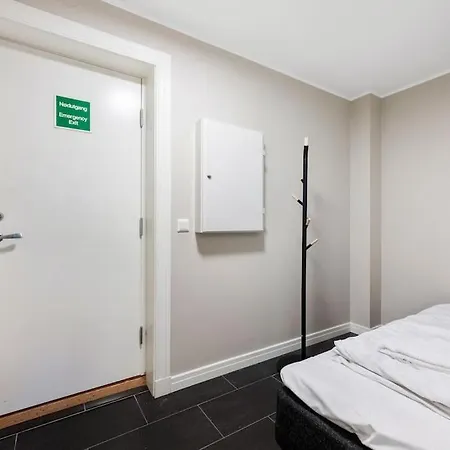 New! Modern Apt: W/ Private Entrence Apartamento