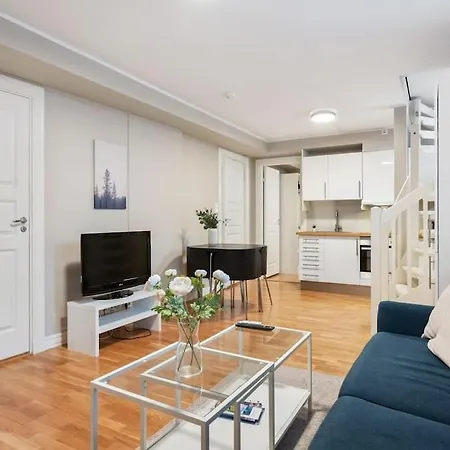 New! Modern Apt: W/ Private Entrence