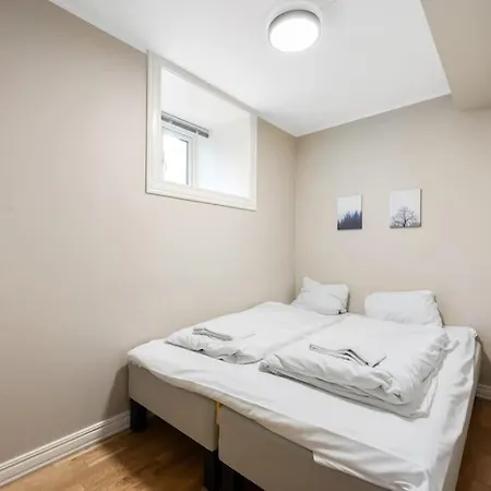 New! Modern Apt: W/ Private Entrence Appartement *