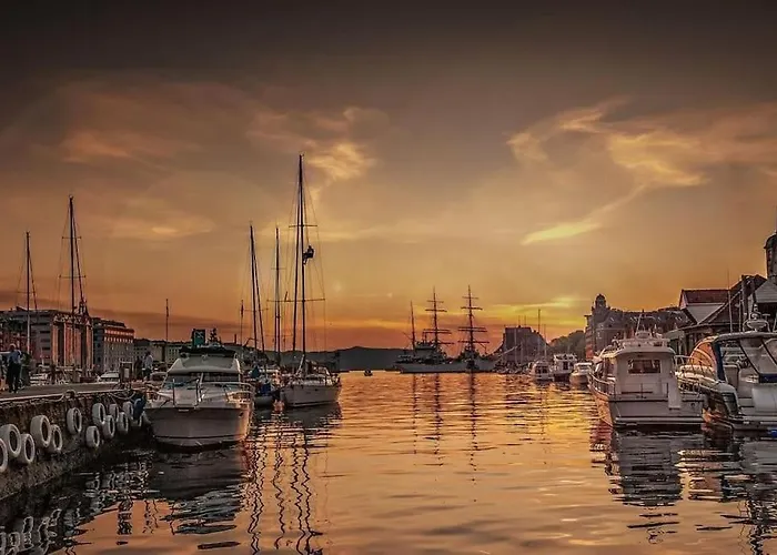 New! Modern Apt: W/ Private Entrence Apartament *